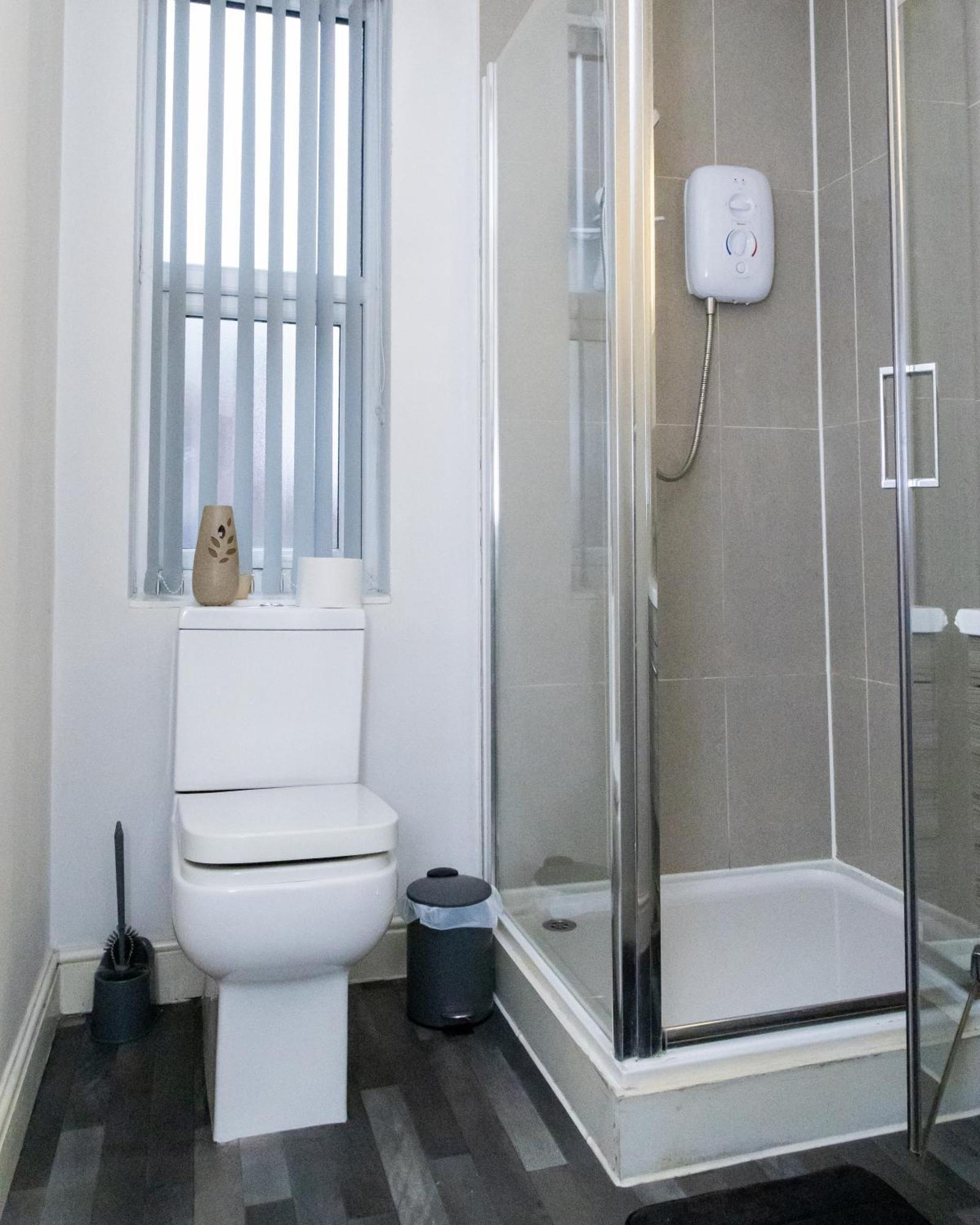 1 Bedroom Apartment In Chorlton Central Manchester Exterior foto